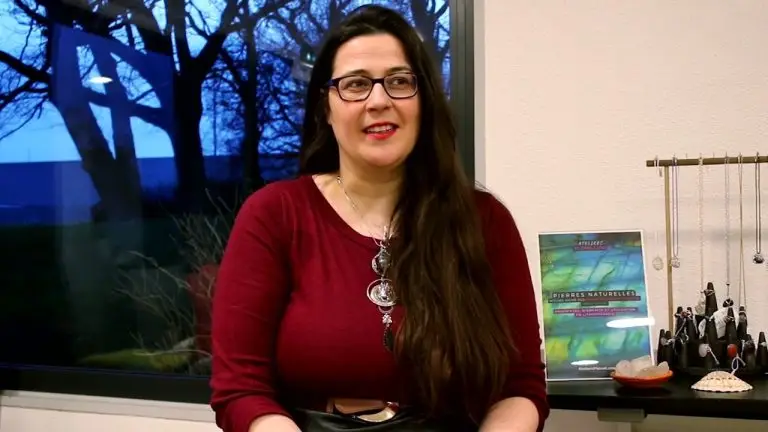 Miniature de la vidéo : Reportage - Sarah Toussaint-Piquard | Ateliers Pleine Lune sur les pierres naturelles par Eso Event Esoterique.eu